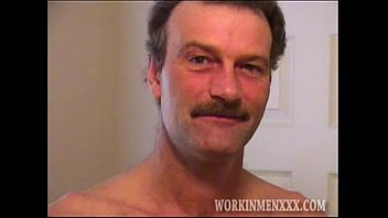 porn 成熟した男リチャードは打ち負かす porn