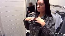 porn сочная чешская тинка соблазнена в торговом центре и оттрахана в видео от первого лица porn