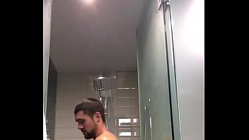 porn шпион в спортзале душ гей porn