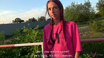 porn сумасшедшая потерянная помощница опоздала на автобус и обожает ездить на члене в фургоне porn