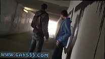 porn горячая выпуклость гей человек на публике и мужчины писают на улице анальный секс на публике porn