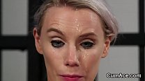porn шлюховатая персик получает порцию спермы на ее лицо глотая всю сперму porn