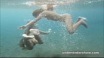 porn юля и маша купаются обнаженными в море porn