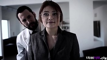 porn ботанистая девочкаподросток адрия рэй хочет изменить свой имидж поэтому она пошла к пластическому хирургу и porn