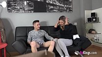 porn я трахаю маму своего друга она хотела меня ты видишь она любит молодых парней porn