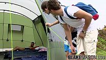 porn молодые любители на улице трахаются в тройничке в палатке для кемпинга porn