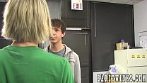 porn молодой парень c на донг и получает прикладом проник сырье porn