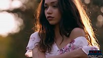 porn миниатюрная филиппинская юная модель с миниатюрным телом раздевается догола на улице porn