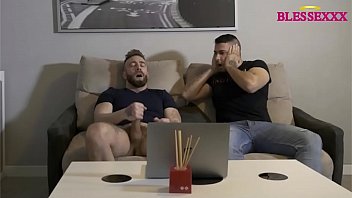 porn моя лучшая подруга возбуждается от просмотра моих частных видео заканчивает сосать мой большой белый член porn
