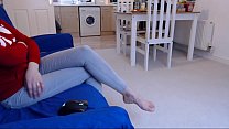 porn его сводная сестра расстроенная тем что он расстался с ее парнем попадает в ее бр прелести и сосет ее член и дает porn