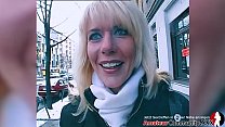 porn スキニーブロンドmilfが嫌いな人に拾われて犯された porn