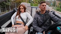 porn шикарная красотка джинебра беллуччи трахается в машине с томми кабрио mofos porn