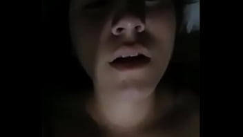 porn очень горячая 18летняя шлюха на карантине мастурбирует и отправляет это в whatsapp porn