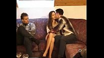 porn красивая женамилфа и сексуальная юная девушка трахались с другим мужчиной пока папы не было porn