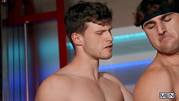 porn молодой человек любит лизать молодую киску чем занимается любовью с красивой девушкойсерфингисткой porn
