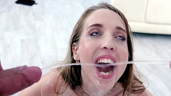 porn я хочу пить мочу часть 13 я пью мужскую мочу их моча во рту и я глотаю мочу целиком до последней капли porn
