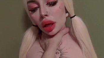 porn я жестко трахаю в рот и киску на столе эта милая блондинка с кримпаем кончает в нее porn