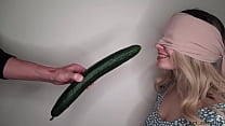 porn глупая сводная сестра с завязанными глазами заставила сосать мой член и глотать сперму в игре со вкусом porn