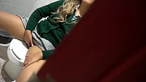 porn маленькую шлюшкушкольницу поймали за трахом пальцами в школьном туалете и в итоге она хорошо провела время со porn