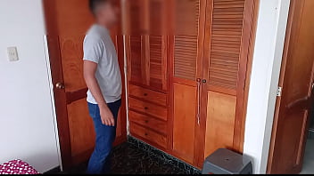 porn я пытаюсь помочь своей милой 18летней девушке но в итоге стягиваю с нее нижнее белье и трахаю ее богатую все еще porn