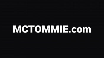 porn горячая рыжая молодая женщина ленина краун трахается в своем черном миниплатье и получает кримпай porn