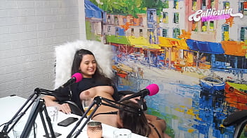 porn флавия оливер занимается оральным сексом с наташей стеффенс во время записи калифорнийского подкаста porn