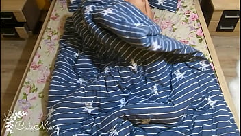 porn 18летняя сексуальная подруга просыпается от твердого члена и помогает мне кончить porn