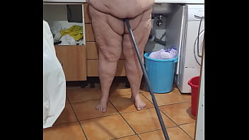 porn кулмарина обильная моча на кухонном полу и она так довольна что трахается с палкой porn