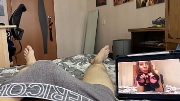 porn сводная сестра застукала меня за просмотром порно и решила отсосать мой член porn