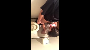 porn мучимучи замужняя женщина после того как мы с женой заснули в туалете у меня был липкий любовный секс на футоне porn