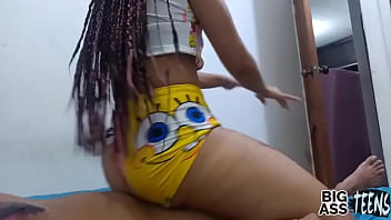 porn моя сводная сестра ошибается в постели я смотрю на ее большую задницу и трахаю ее раком и наоборот для ее киски porn