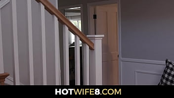 porn симпатичная и миниатюрная одинокая жена чарли саммер счастлива трахнуть своего нового ебаря рамона porn