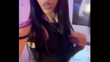 porn смешанный трансгендерный шмель в сексуальном черном готическом нижнем белье только что исполнилось 18 и готов porn