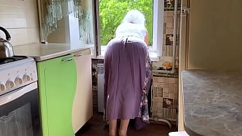 porn зрелая милфа с большой и сексуальной жопой дождалась анального секса на полу porn
