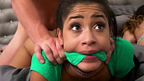 porn черная падчерица трахается с отчимом пока ее подруга с ними в постели porn