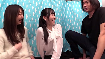 porn 마유21와 아스카20가 도쿄 이케부쿠로의 푸리쿠라 사진기에서 바지와 유두 노출 그들은 에로틱한 푸리쿠라 사진을 찍고 있었다 porn