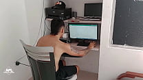 porn моя сводная сестра настолько возбуждена что приходит помочь мне с работой но на самом деле она хочет чтобы я porn