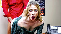 porn аня олсен делает то что сделала бы любая хорошая милфамачеха и позволяет директору райану маклейну трахнуть ее porn