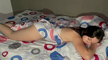 porn моя сводная сестра одна и обнаженная в своей комнате и я захожу чтобы согреть ее трахнуть и кончить в нее porn