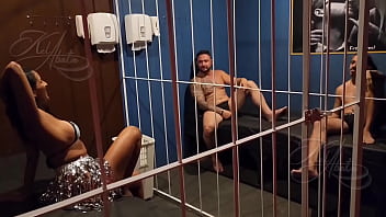 porn меня арестовали на карнавале и в итоге я трахалась с двумя горячими парнями в тюрьме porn