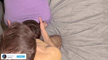 porn трахаю горло моего парня и делаю ему камшот на лицо и случайно кончаю ему в нос porn