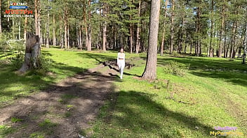 porn странная девушка встретила меня просто ради секса и попросила трахнуть ее прямо в лесу porn