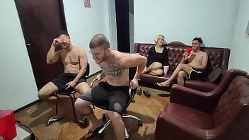 porn это было просто чтобы поиграть в видеоигру в конце концов в обзоре это пиздец porn
