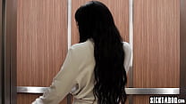 porn лифт привез ко мне черную милфу с большой задницей и застрявшая милфа наслаждалась грубым сексом porn