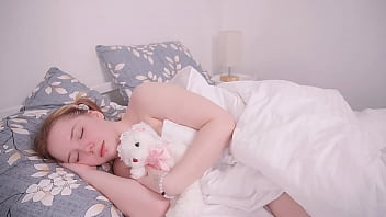 porn stepdaughter refused to go to school and stepdaddy spent her lesson porn