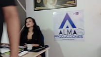 porn я пользуюсь тем что в моем доме нет никого кто мог бы жестко трахнуть мою маленькую сводную сестру на кухне и porn