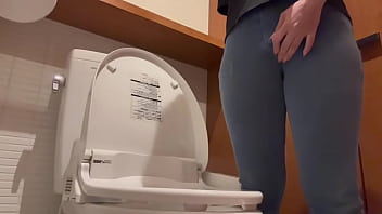 porn мастурбация во время тренировки рядом со мной тренировался человек но я возбудился и начал мастурбировать один porn