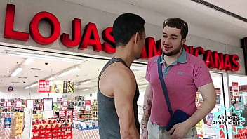 porn я поймал ребенка на краже шоколада из магазина и ему пришлось дать мне чтото взамен чтобы я не позвонил в охрану porn