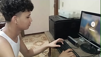 porn эта горячая дрочка со спермой на моей мачехе пока она отдыхает porn