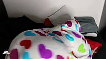 porn моя сводная сестра преподносит мне сюрприз чтото ждет меня под одеялом и это отличная задница готовая меня porn